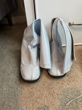 White Patent Leather gogo Boots